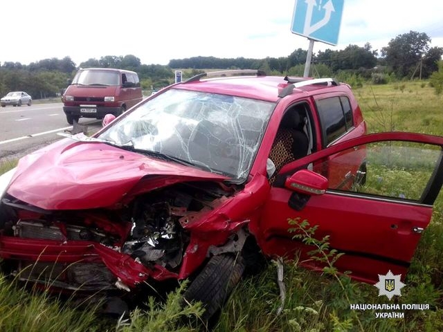 На Окружной дороге лоб в лоб столкнулись легковушки: 4 пострадавших