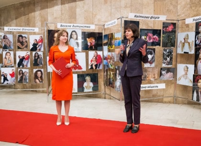 Первая выставка начинающих фотографов открылась в оперном театре