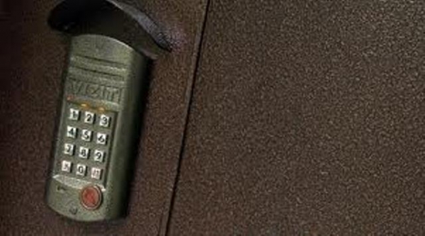 В Харькове обеспокоены кражей домофонов