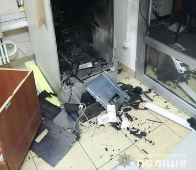 В Харькове неизвестные взорвали несколько банкоматов: подробности