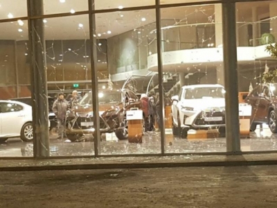В автосалоне элитных авто взорвали гранату