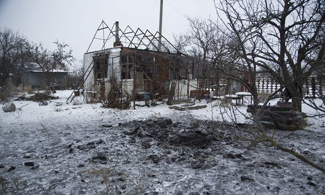 В селе Гусинка во время обстрелов ранены двое мужчин