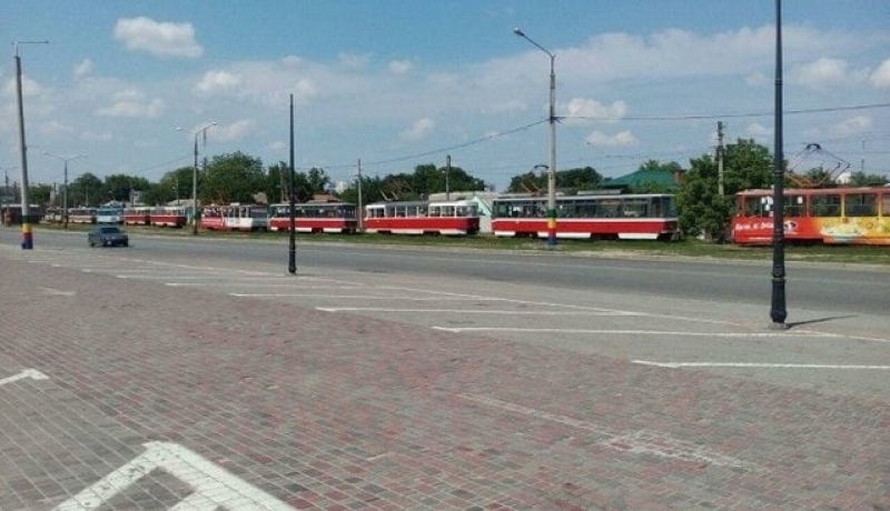 В Харькове образовалась огромная пробка из трамваев (фотофакт)