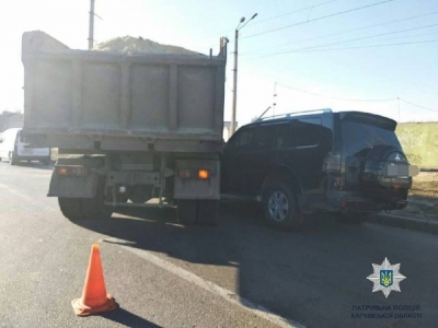 В Харькове не разминулись внедорожник и КамАЗ