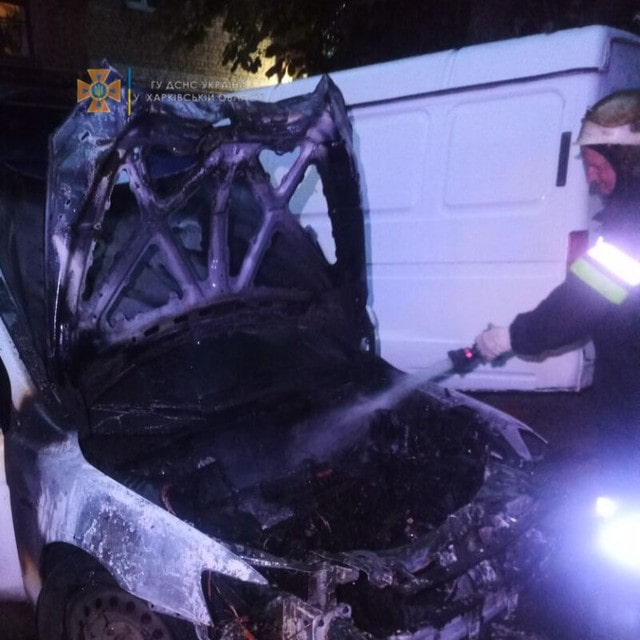 Ночью в Индустриальном районе Харькове сгорел автомобиль
