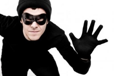 Мужчина обворовывал частные домовладения