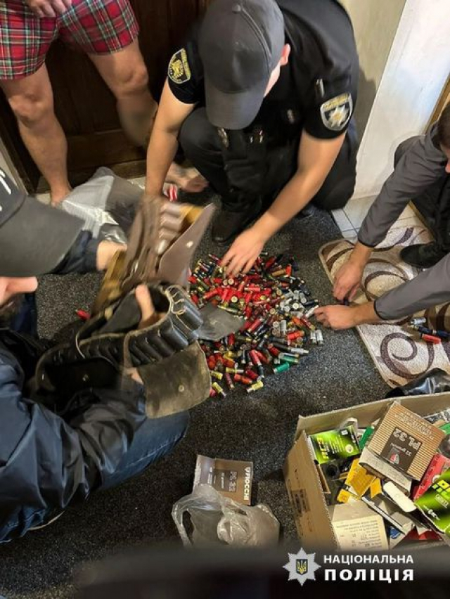 В Изюмском районе нашли арсенал оружия и боеприпасов (фото)