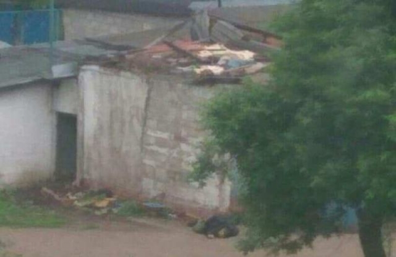 Жители одного из районов Харькова обнаружили во дворе мертвого мужчину (фотофакт)