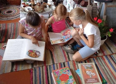 Для юных жителей поселка Коломак работает программа «Библиолето»