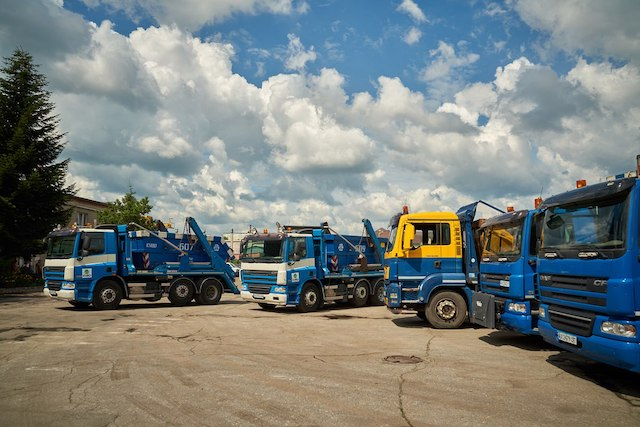 Коммунальные предприятия Харькова получили из Нидерландов 16 единиц спецтехники