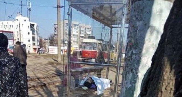 На остановке в Харькове умер мужчина