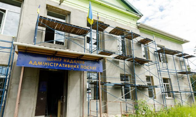 В Старом Салтове восстанавливают дома и админздания