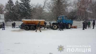 Под Харьковом спецтехника смяла семь легковушек и авто полицейских