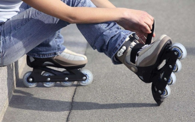 Популярні трюки на роликових ковзанах: як їх освоїти та не пошкодити собі