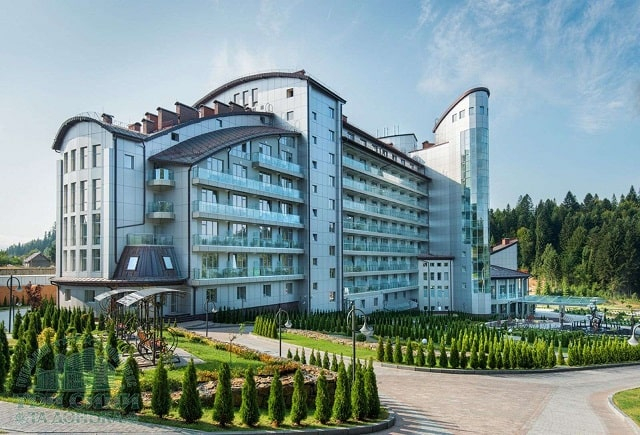 Отель Три сына и дочка, премиальный отдых в Сходнице