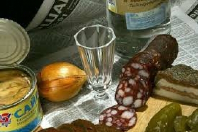 Мужчина во время застолья ограбил кума