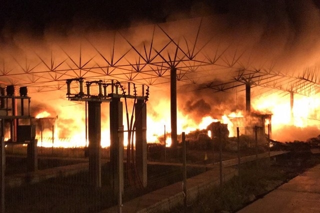 Масштабный пожар под Харьковом гасили всю ночь