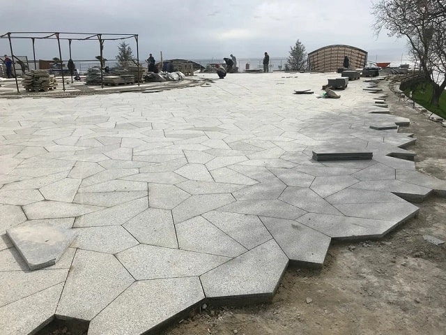 Технологія укладання гранітних плит на вулиці