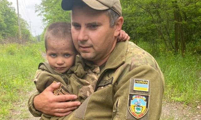 Маленькая Виолетта, которую нашли в лесу на четвертые сутки, сейчас в больнице (видео)