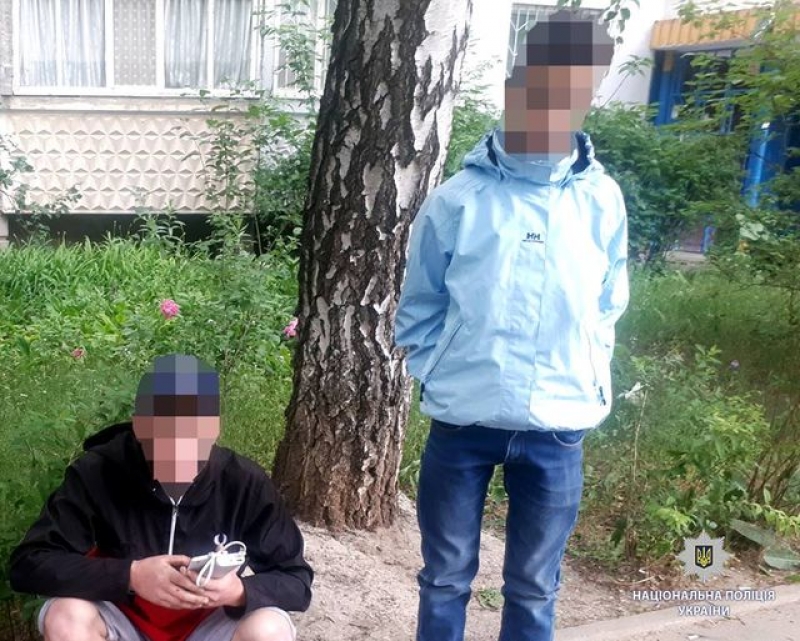 Банда юных преступников за ночь обчистила три харьковских минимаркета