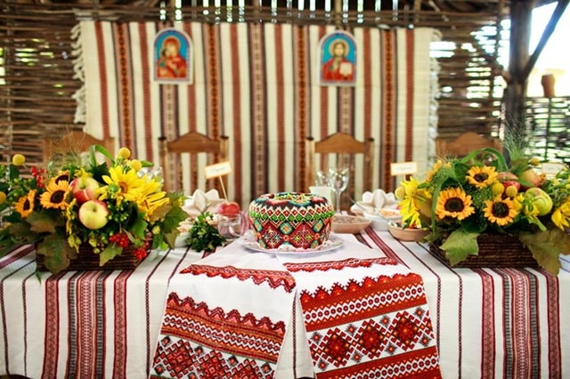 Рушник для вінчання: символіка та вибір