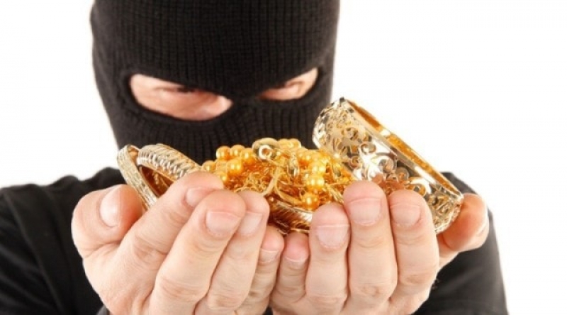 В центре Харькова обокрали ювелирный магазин