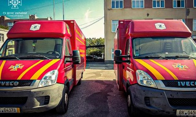 Харьковскому гарнизону СЧС благотворители передали две передвижные мастерские