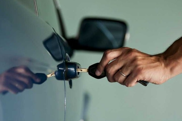 Столкновение с неожиданным: как поступить, когда ваш автомобиль заперт