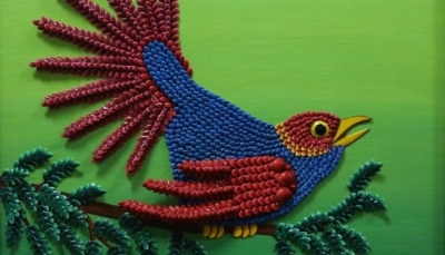 Панно, изготовленные из фруктовых кусточек, представила полтавская мастерица