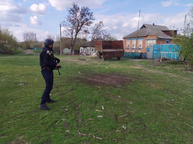 Вражеский дрон атаковал людей у кладбища в селе Малая Волчья