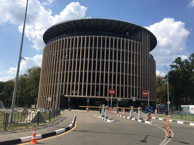 В саду Шевченко в Харькове открыли многоуровневый паркинг