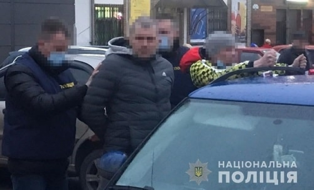 Задержаны два члена группировки мошенников