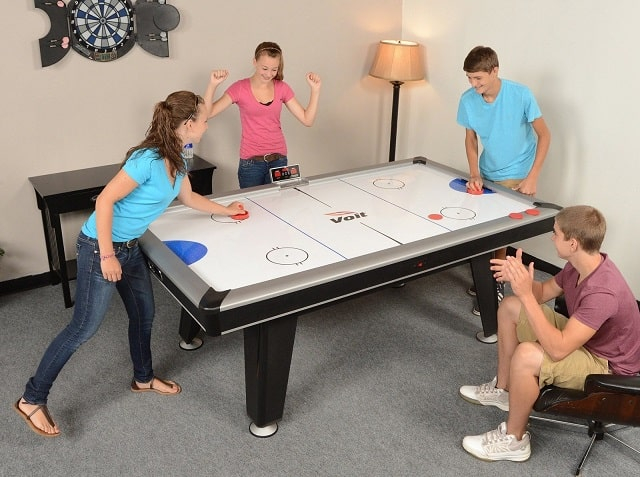 Хочешь играть в аэрохоккей – сначала выбери стол