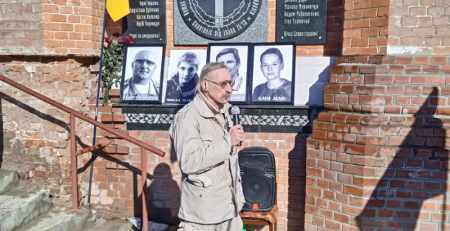 Харьковчане почтили память погибших во время теракта возле Дворца спорта