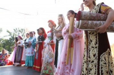 В парке им. Горького прошел Парад культур