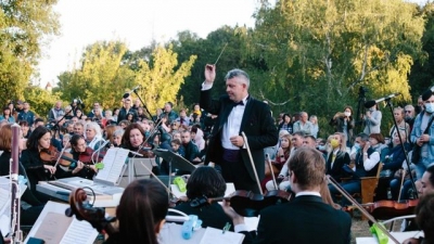 В Шаровке прошел фестиваль «Осенние краски Белого дворца»