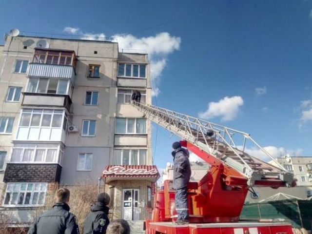 11-месячный заложник – в Балаклее мужчина диким способом шантажировал жену