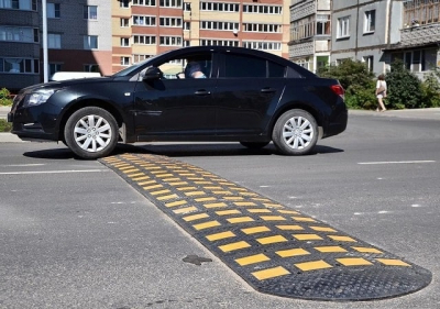 Лежачие полицейские и обеспечение безопасности на дорогах