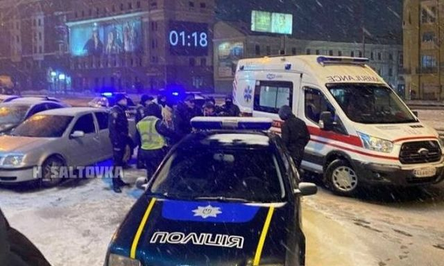 Ночью возле ресторана «Молодость» пострадал полицейский, вмешавшийся в драку