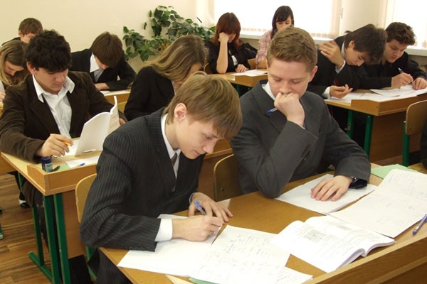 Школьников будут учить по старым учебникам