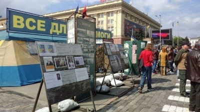 Суд отказал Кернесу в сносе волонтерской палатки