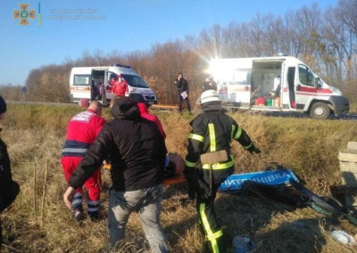 Под Валками перевернулся автобус: среди пострадавших в ДТП - ребенок