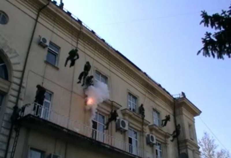 СБУ освободила Харьковскую ОГА от террористов (видео)