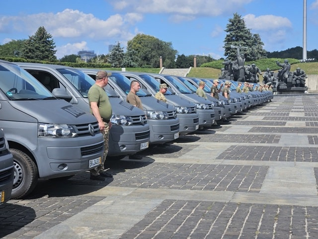 Фонд MK Foundation передав 100 фургонів для посилення операцій прикордонників на передовій
