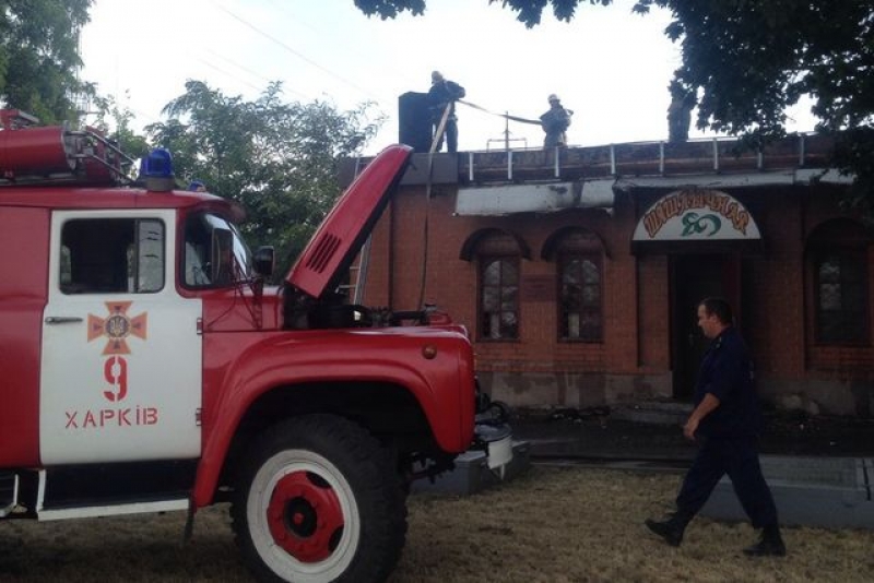 В Харькове пожар в здании кафе, едва не перекинулся на офисы