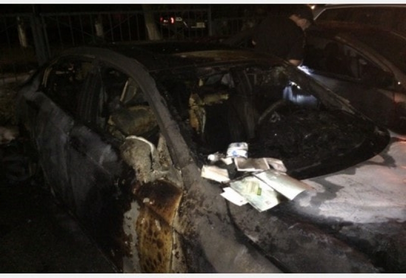 Ночью в Харькове пылали автомобили на стоянке