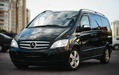 Плануємо свято чи поїздку за місто: чому харків'яни все частіше обирають бус замість кортежу таксі