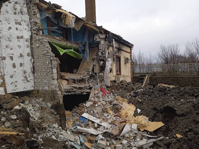 В Волчанске во время обстрелов ранены четверо медработников