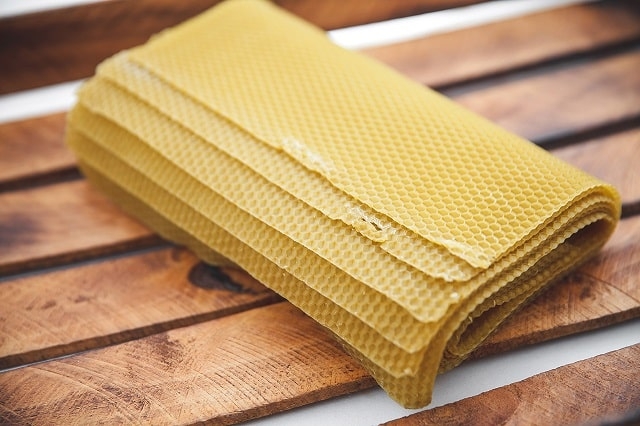 Какой бывает вощина, и чем отличаются виды?