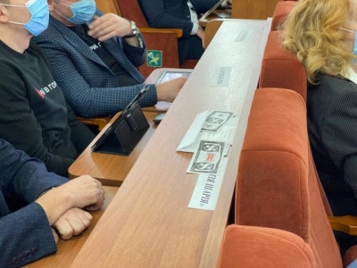 На сессии Харьковского горсовета депутатов «расстрелял» неизвестный